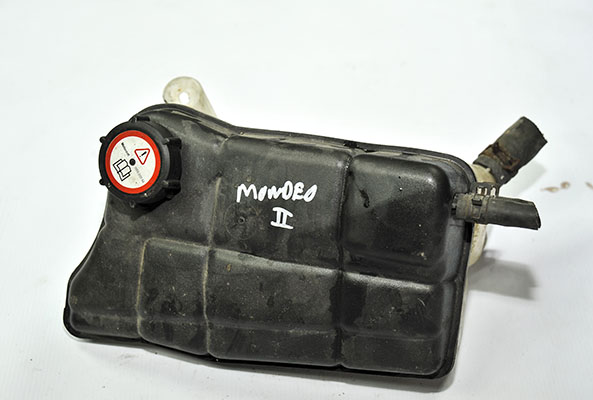 ford cıkma yedek mondeo 2 yedek su bidonu